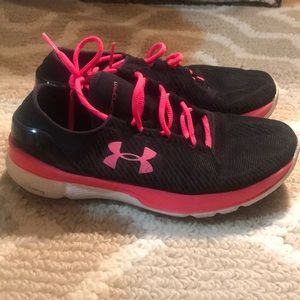 UNDER ARMOUR ATHLETIC SHOES